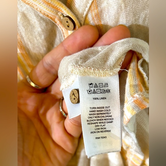 ✨2/$30✨100% Linen Sleeveless Top - Picture 3 of 3